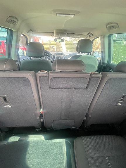 Opel Zafira Tourer 2 of 5