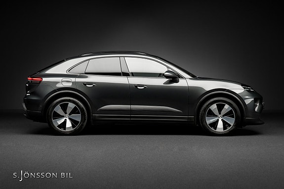 Porsche Macan 4 2 of 21