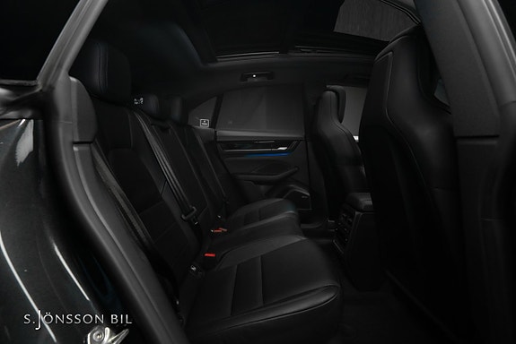Porsche Macan 4 12 of 21