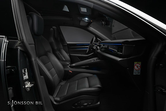 Porsche Macan 4 10 of 21
