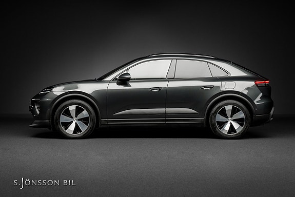 Porsche Macan 4 2 of 5