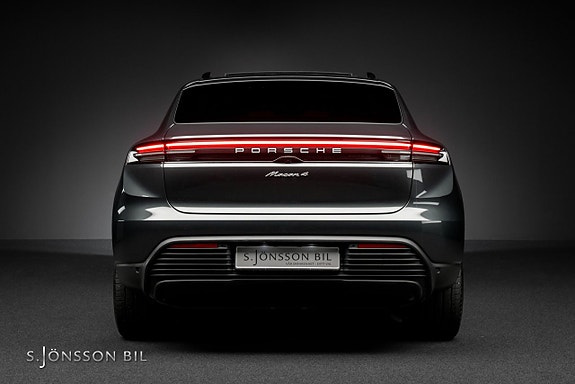 Porsche Macan 4 5 of 5