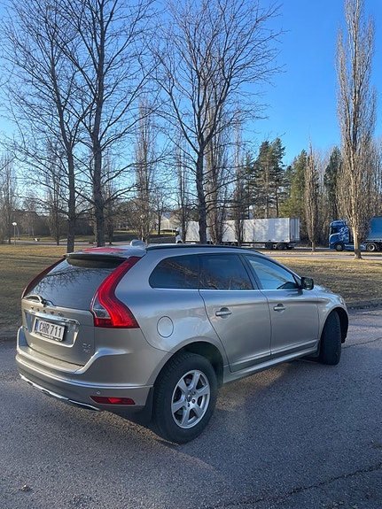 Volvo XC60 15 of 30