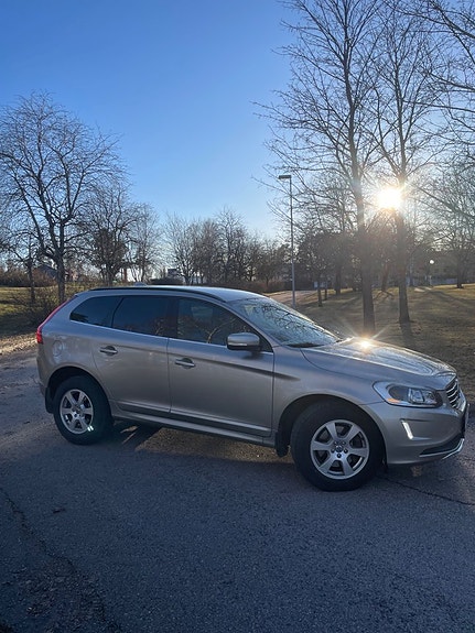 Volvo XC60 4 of 5