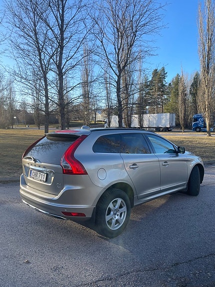 Volvo XC60 12 of 30