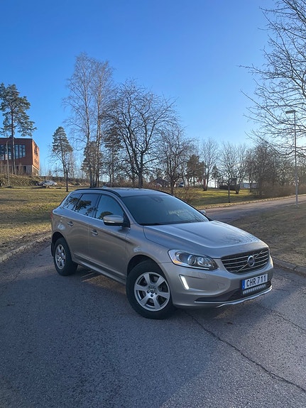 Volvo XC60 3 of 5