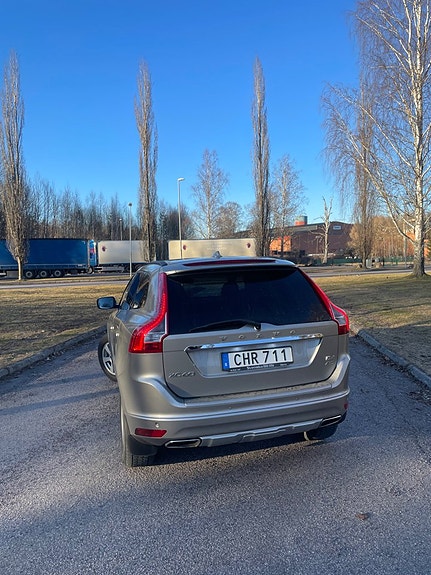 Volvo XC60 13 of 30