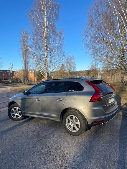 Volvo XC60 10 of 30