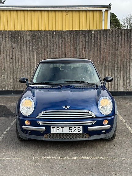 MINI Cooper 2 of 5