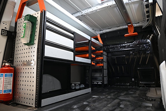 Ford Transit Connect 13 of 30