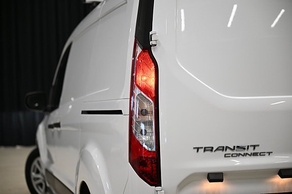 Ford Transit Connect 16 of 30
