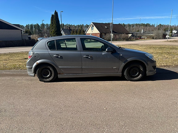 Opel Astra 3 of 5