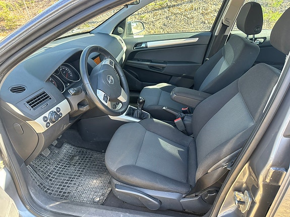Opel Astra 5 of 5