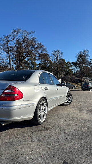 Mercedes-Benz E350 5 of 5