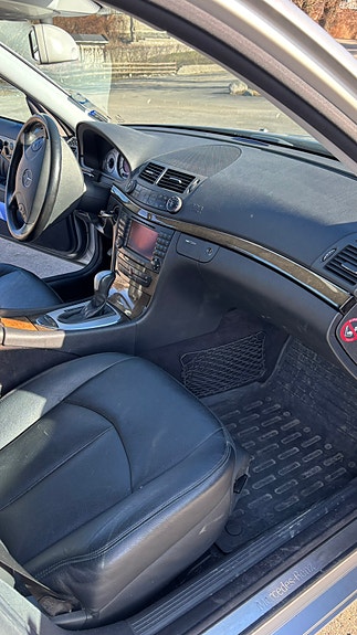 Mercedes-Benz E350 8 of 20