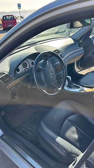 Mercedes-Benz E350 7 of 20