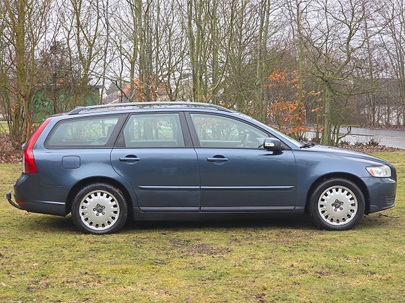 Volvo V50 5 of 22