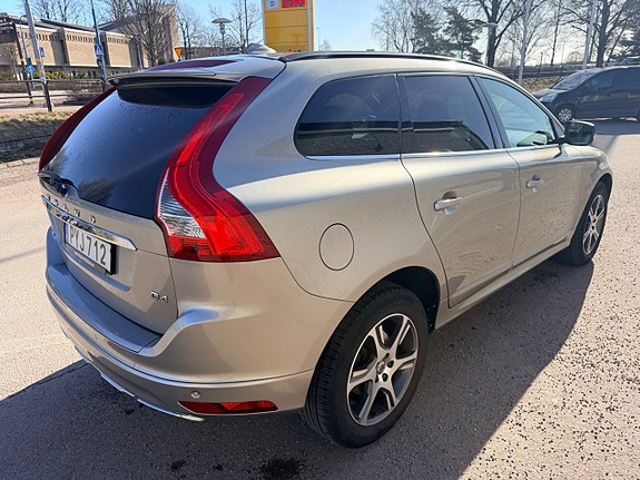 Volvo XC60 4 of 5