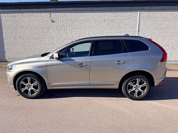 Volvo XC60 3 of 5