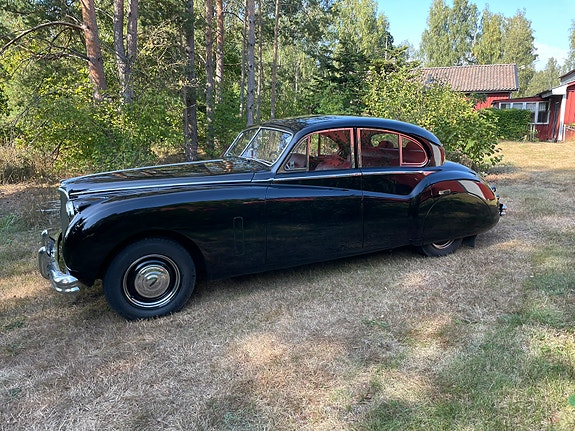 Jaguar MK. VII 2 of 7