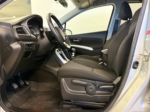 Suzuki S-Cross 11 of 15