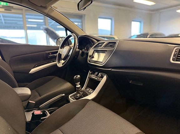 Suzuki S-Cross 12 of 15