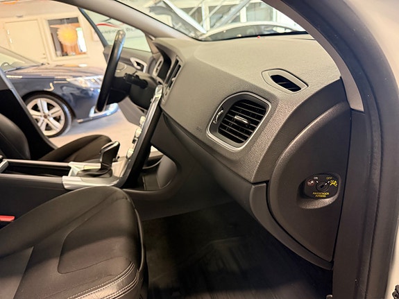 Volvo V60 Cross Country 16 of 22