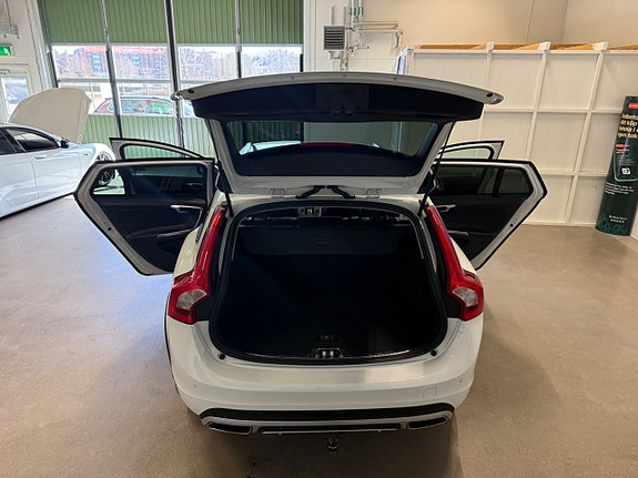 Volvo V60 Cross Country 9 of 22