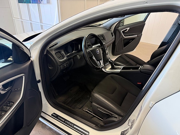 Volvo V60 Cross Country 18 of 22