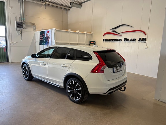 Volvo V60 Cross Country 5 of 5