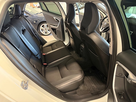 Volvo V60 Cross Country 19 of 22