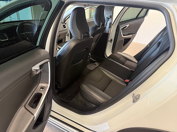 Volvo V60 Cross Country 20 of 22