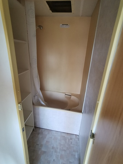 Willerby Granada 32x12 7 of 11