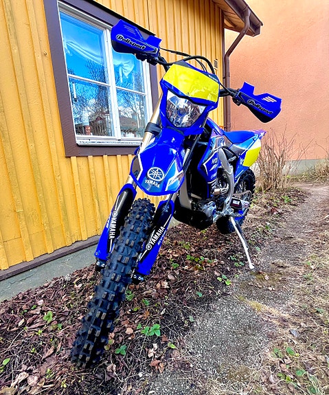 Yamaha WR250F 3 of 4