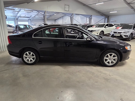 Volvo S80 3 of 9