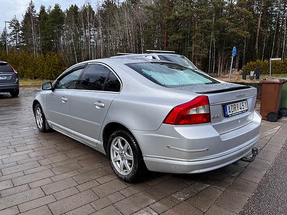 Volvo S80 4 of 5