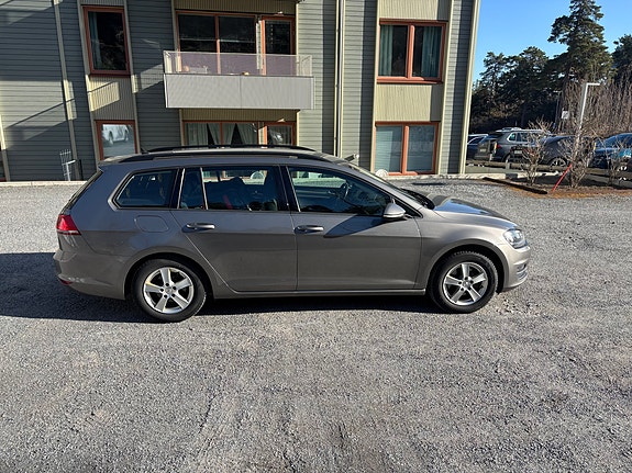 Volkswagen Golf VII 2 of 12