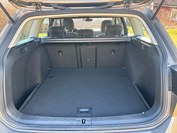 Volkswagen Golf VII 4 of 12
