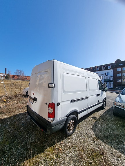 Nissan Interstar 3 of 5