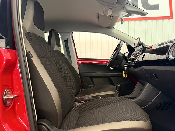 Volkswagen UP! 9 of 25
