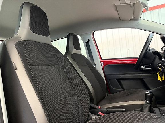 Volkswagen UP! 8 of 25