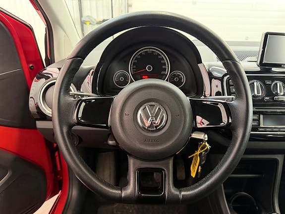 Volkswagen UP! 19 of 25