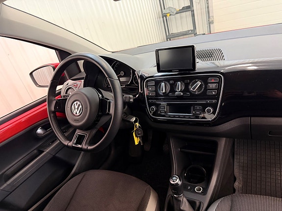 Volkswagen UP! 11 of 25