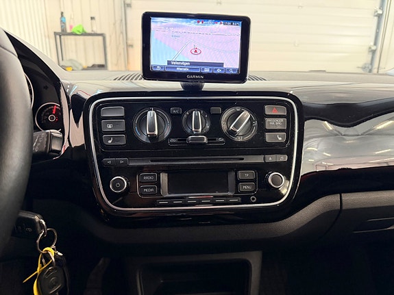 Volkswagen UP! 21 of 25