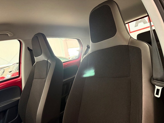 Volkswagen UP! 16 of 25