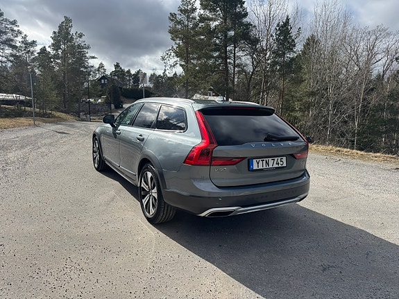 Volvo V90 Cross Country 4 of 5