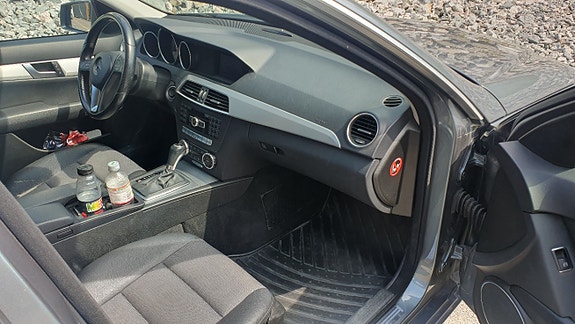 Mercedes-Benz C180 6 of 6