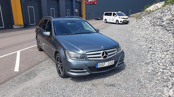 Mercedes-Benz C180 2 of 6