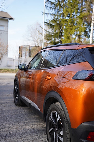 Peugeot e-2008 6 of 9