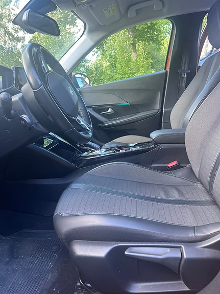 Peugeot e-2008 9 of 9